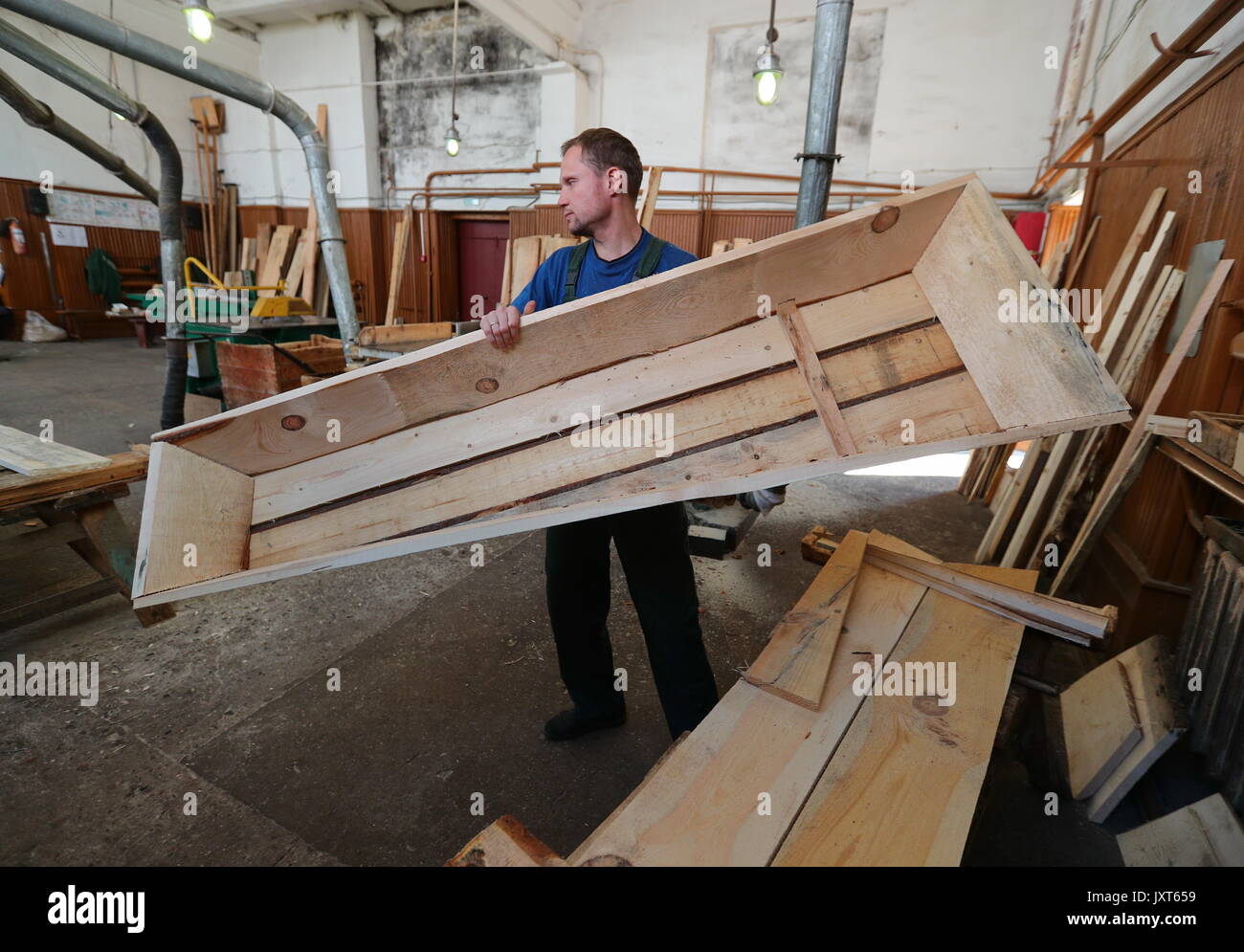 Coffin Making High Resolution Stock Photography and Images Alamy