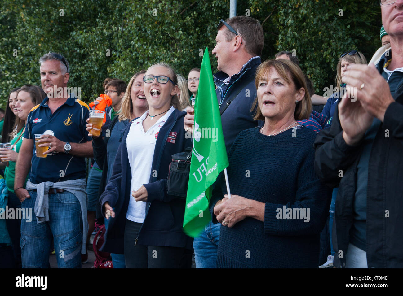 Fans watching england v new zealand hi-res stock photography and images ...