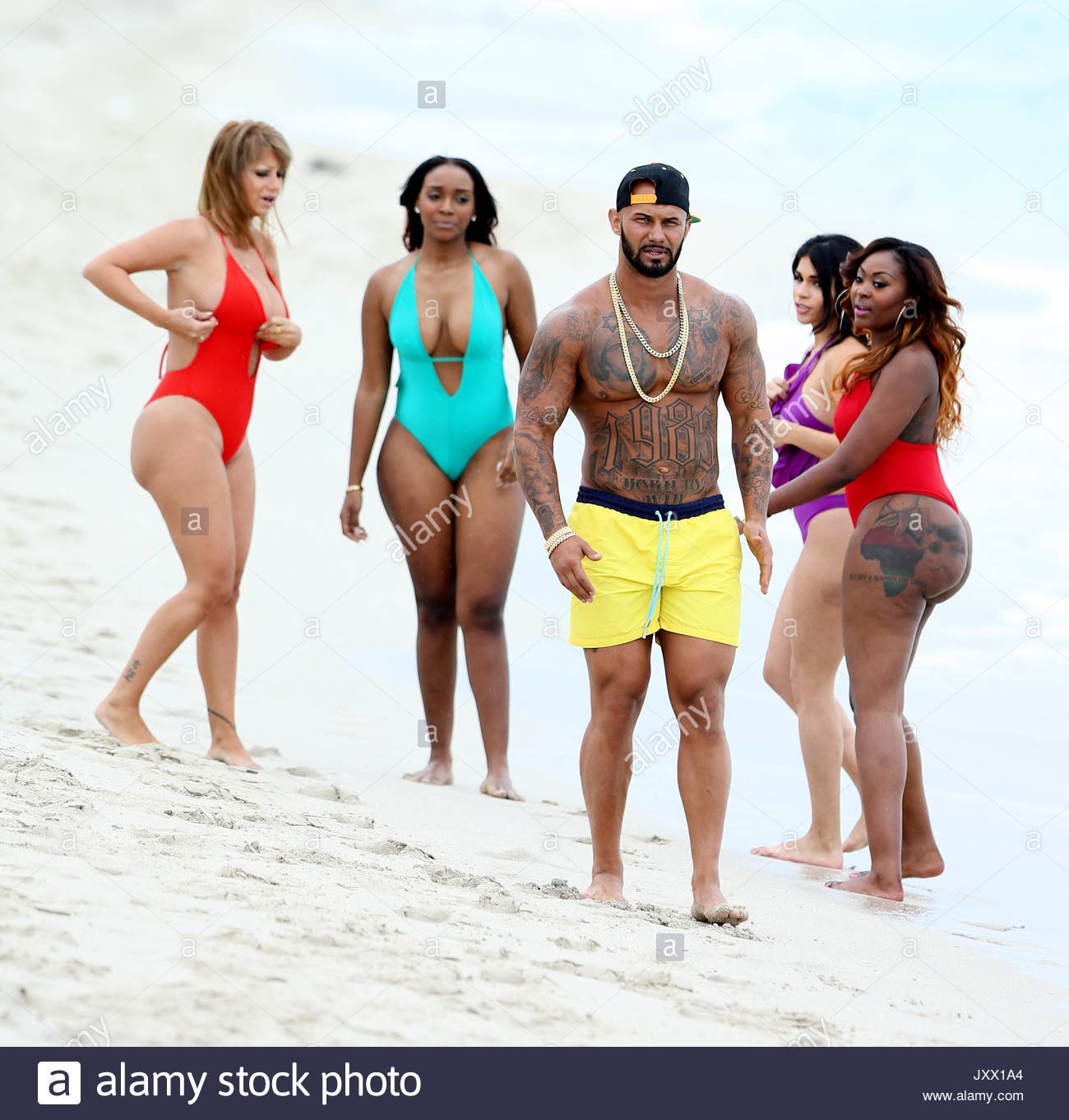 busty beach video Fotos de mujeres con vaginas gordas