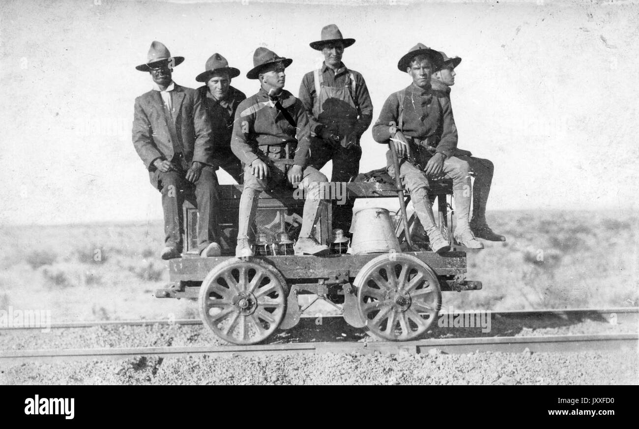 Old black and white railroad hi-res stock photography and images - Alamy