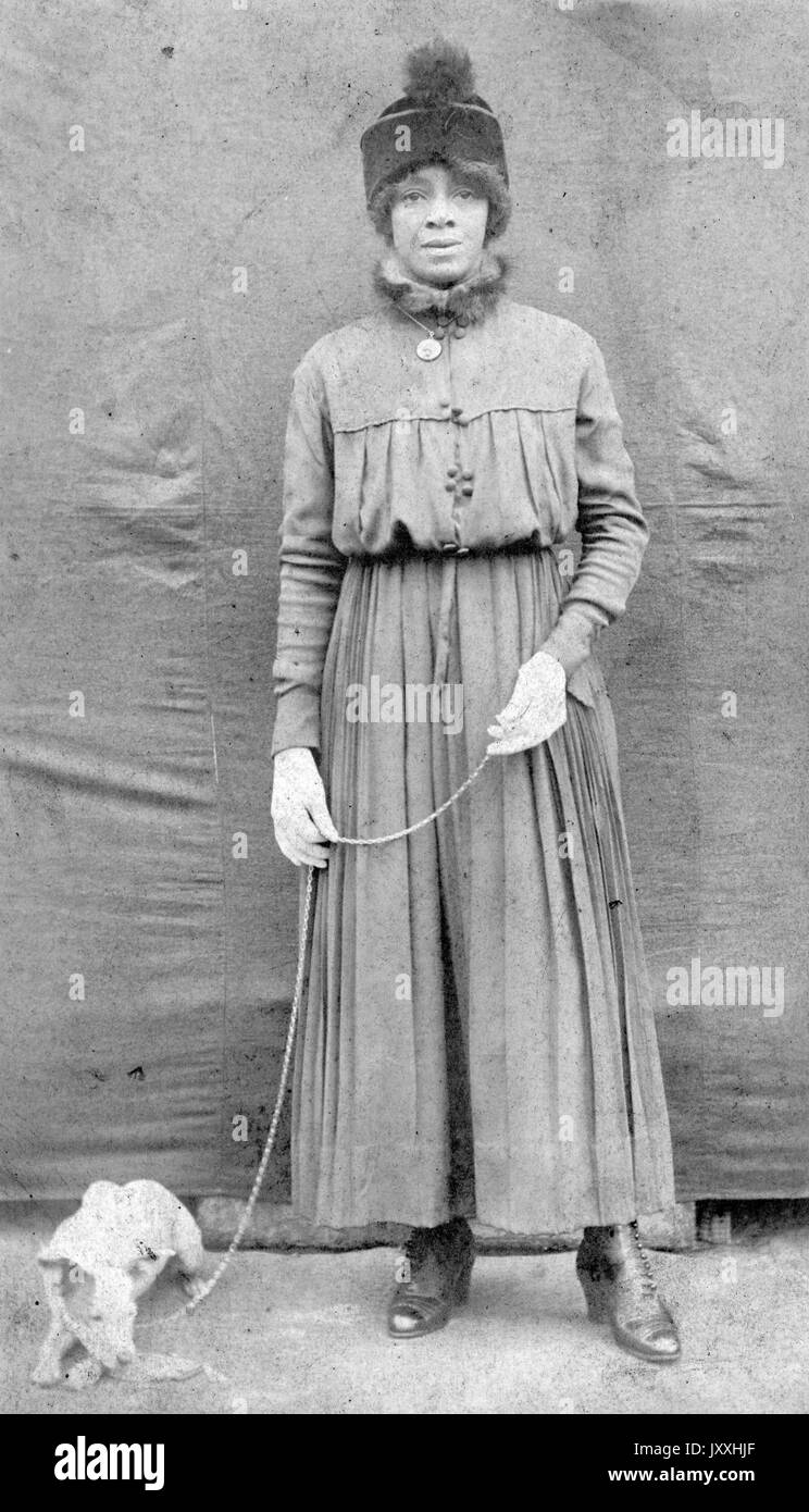 Women wearing dog collar and leash Rather valuable women wearing dog collar and leash question