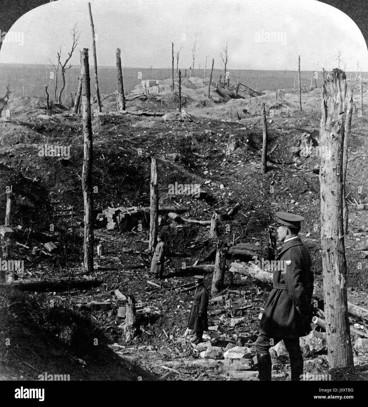 Extreme Verwüstungen beim Chemin des Dames Schlachtfeld, Frankreich 1917. Desolate waste on Chemin des Dames battlefield, France 1917. Stock Photo