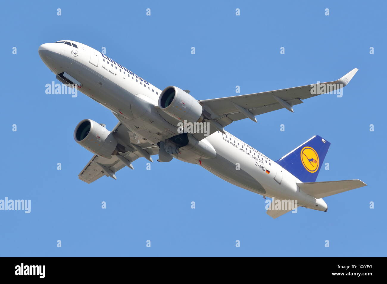 Lufthansa ルフトハンザ航空 Airbus A320-214 モデル sddefault.jpg