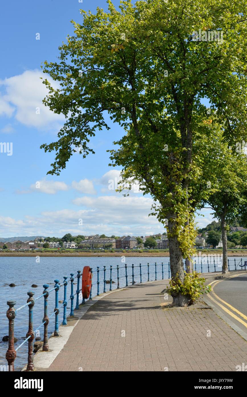 Cove Road, overlooking Cardwell Bay in Gourock, Scotland, UK Stock Photo