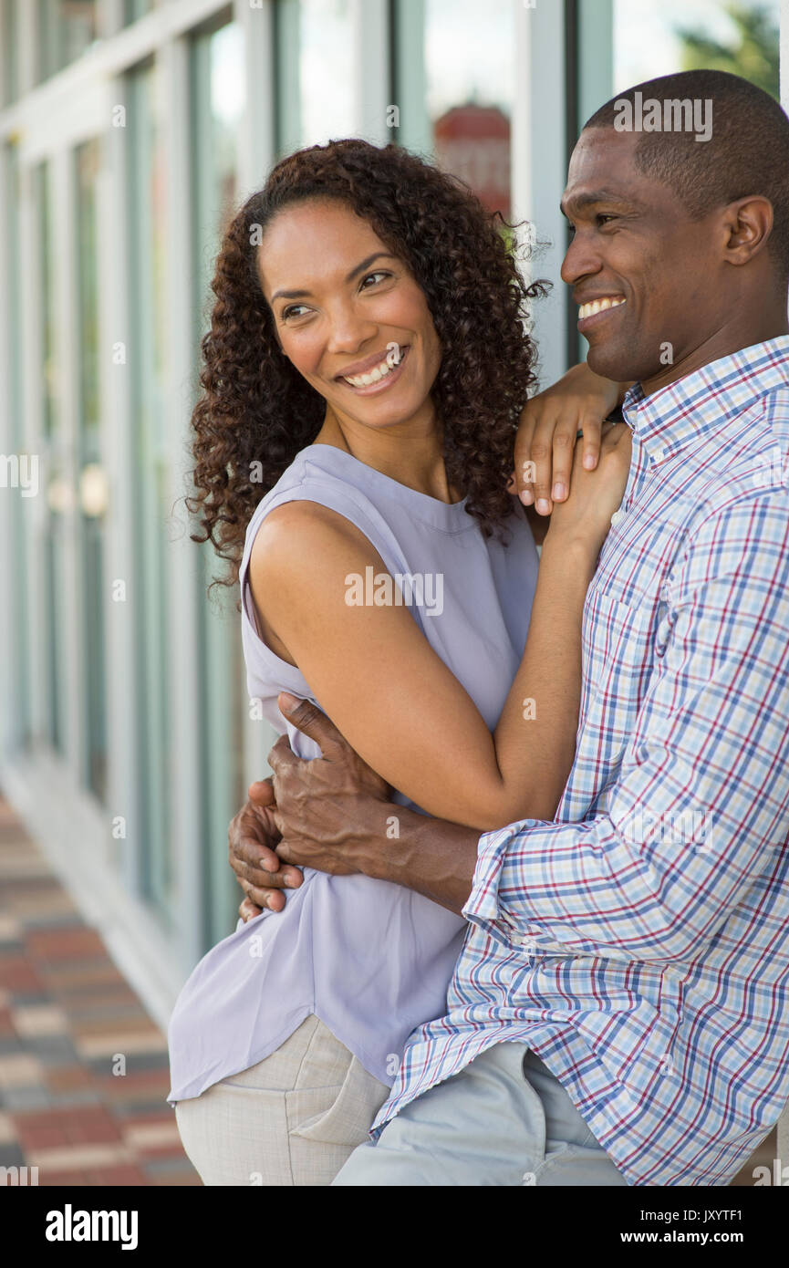Couple leaning wall hires stock photography and images Alamy