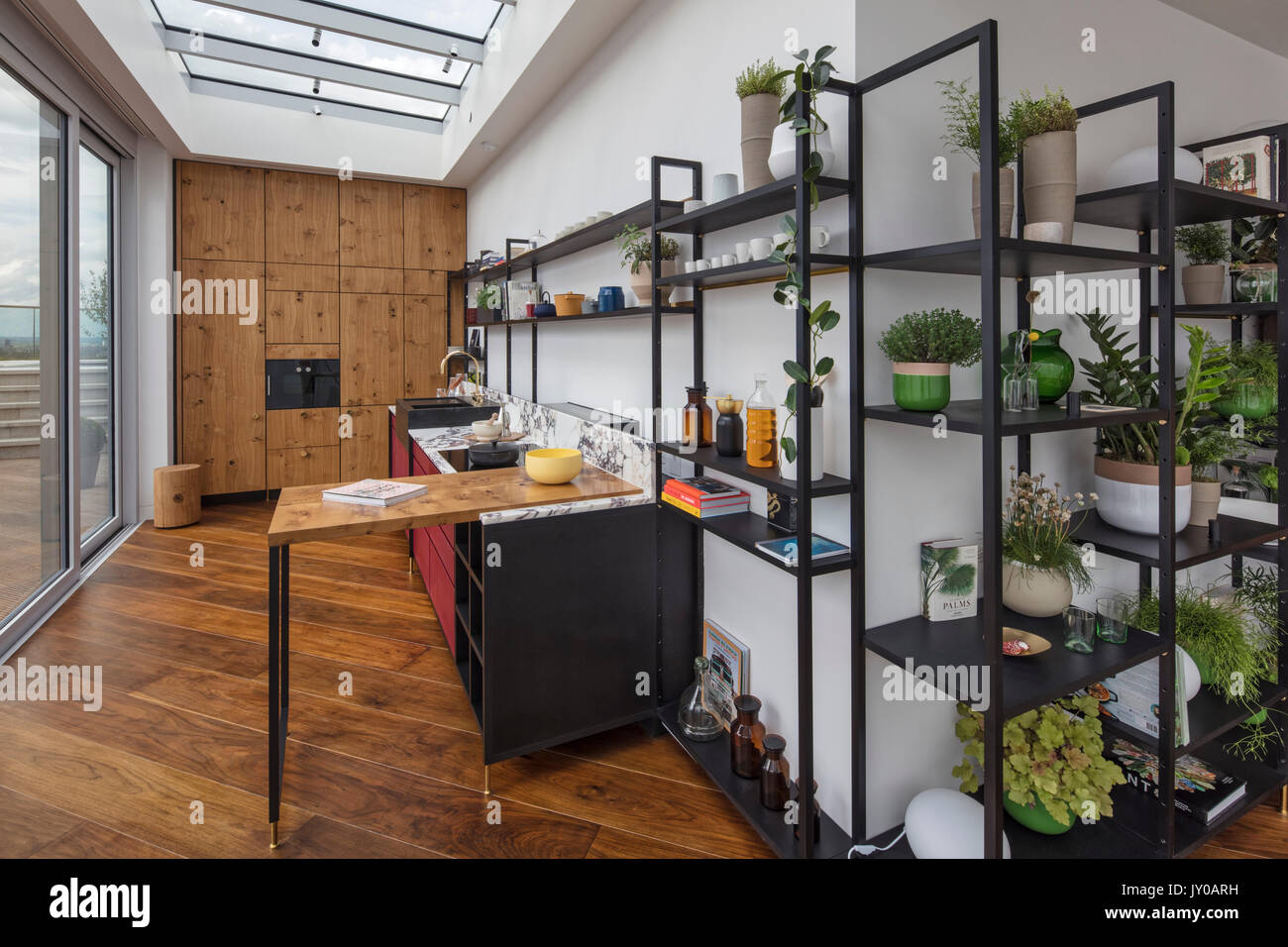 Upper level kitchenette. Canaletto Apartments Penthouse, London, United ... - Penthouse Apartment With Private Kitchenette Space