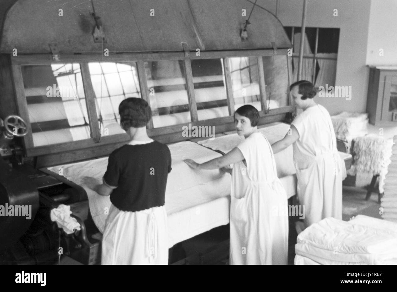 Laundry Workers Stock Photos & Laundry Workers Stock Images Alamy