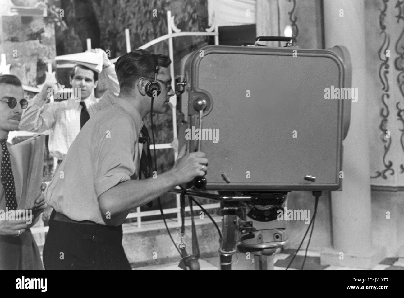 Old Tv Show Black and White Stock Photos & Images - Alamy