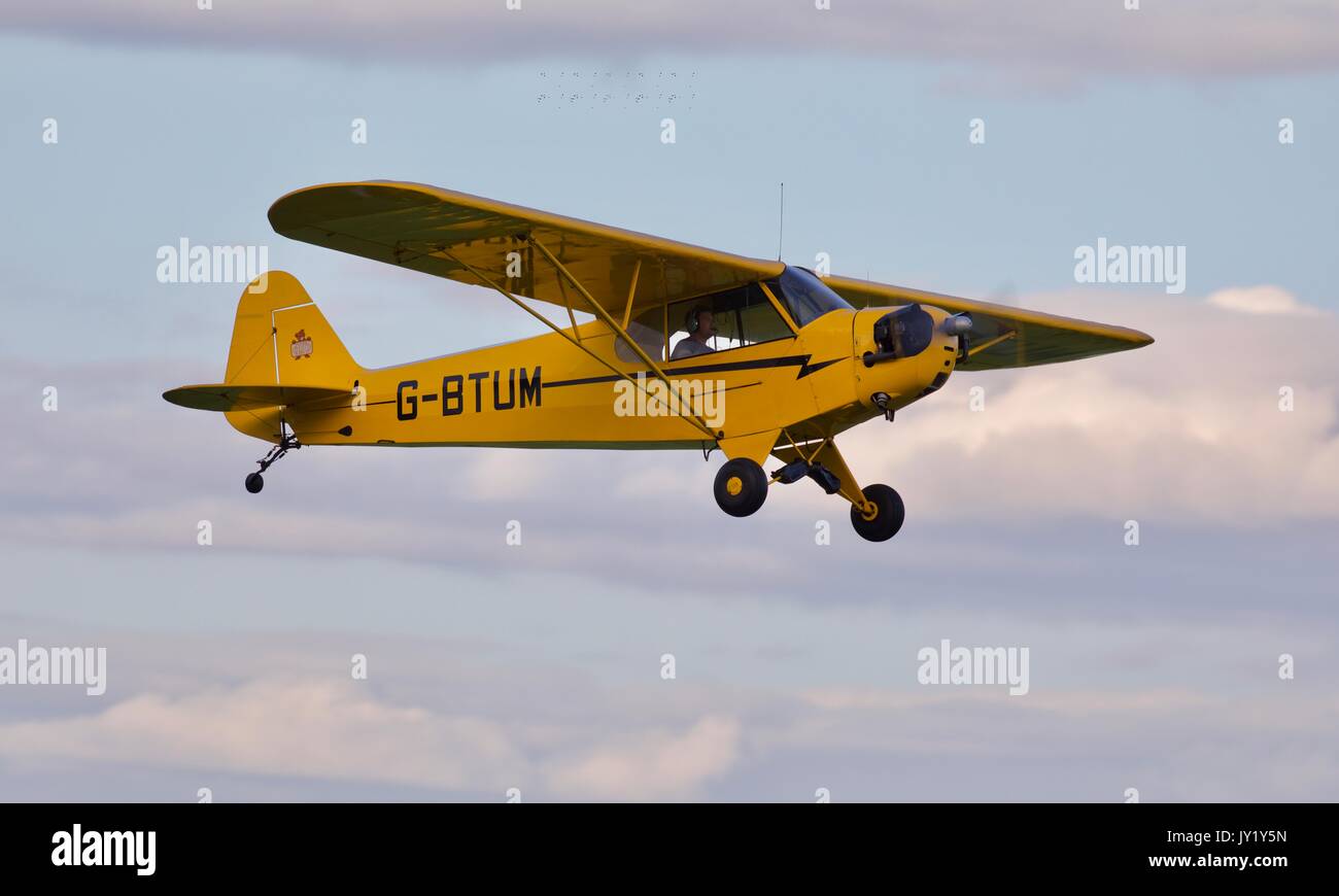 Piper j 3 cub hi-res stock photography and images - Alamy Piper j 3 cub hi-res stock photography and images - Alamy