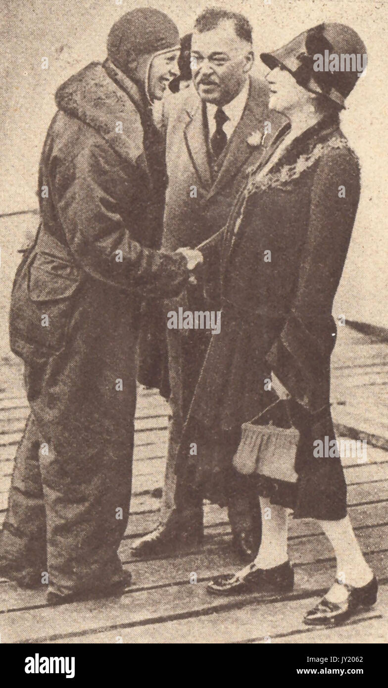 1928 - Aviator Amelia Earhart being welcomed at Southampton after making her flight across the Atlantic Stock Photo