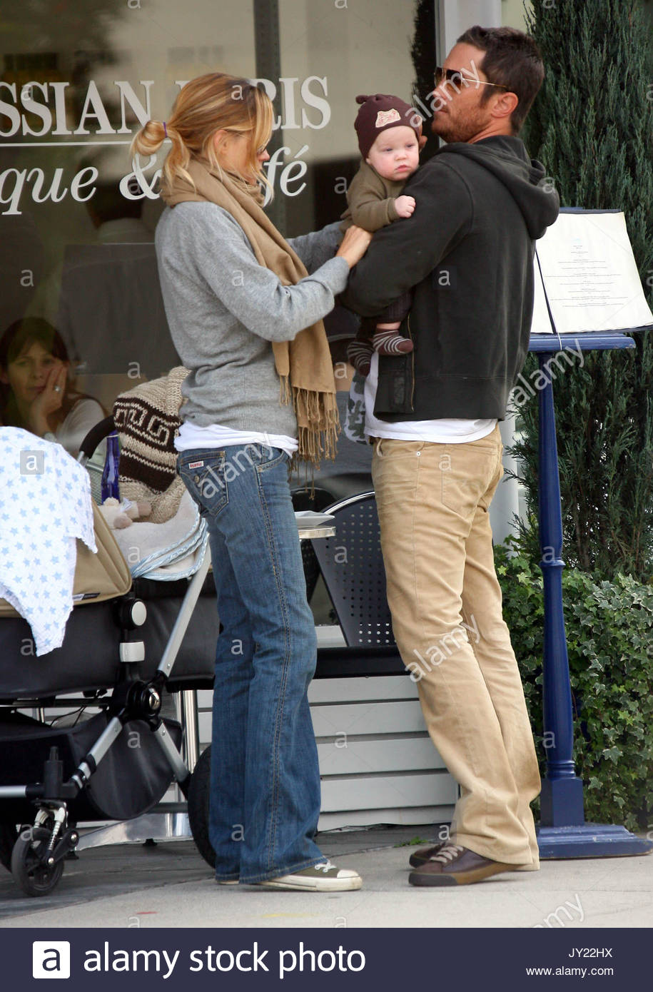 Oliver Hudson, wife Erinn Bartlett and baby boy Wilder Brooks Hudson