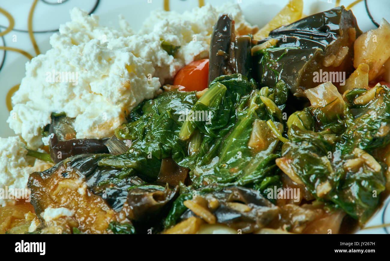 Kimali Ispanak spinach and minced beef, yogurt. Turkish cuisine Stock Photo Alamy