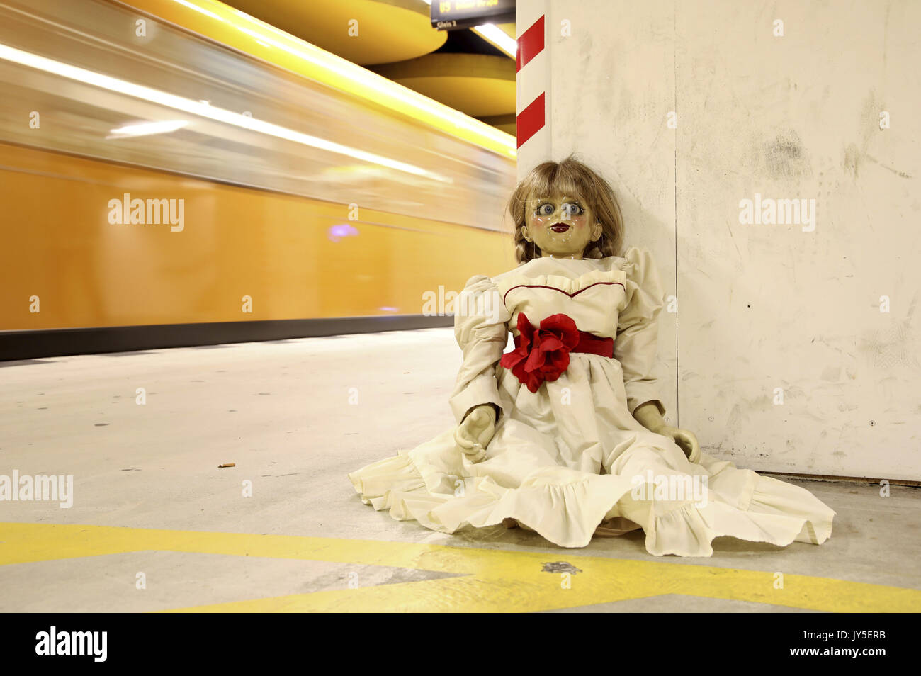 The doll from the film 'Annabelle: Creation' during a photocall at U-Bahnhof Rathaus Steglitz on August 17, 2017 in Berlin, Germany. | Verwendung weltweit Stock Photo