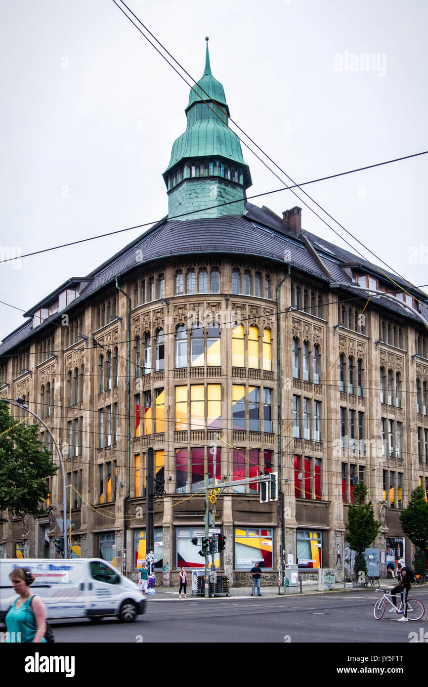 Berlin, Germany. 17th Aug, 2017. CDU explains CDU/CSU election manifesto at the historic old