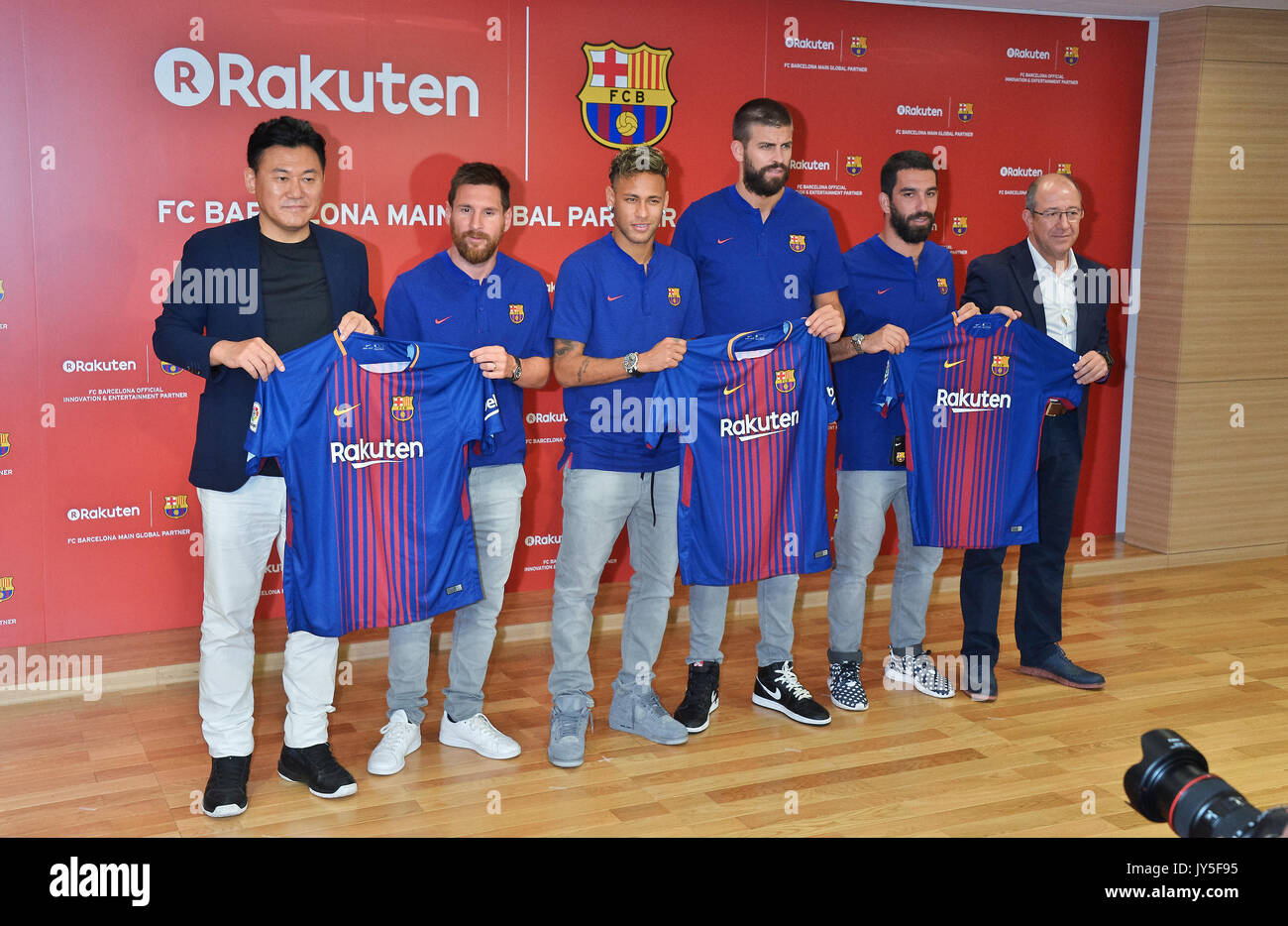 Rakuten, FC Barcelona, July 13, 2017, Tokyo, Japan : (L-R) CEO of Rakuten, Inc, Hiroshi Mikitani, Lionel Messi, Neymar Jr, Gerard Pique, Arda Turan and Vice president responsible for marketing and communication of FC Barcelona, Manel Arroyo poses for camera during the press conference for Rakuten - FC Barcelona Global Partnership Launch on July 13, 2017 in Tokyo, Japan. Credit: AFLO/Alamy Live News Stock Photo