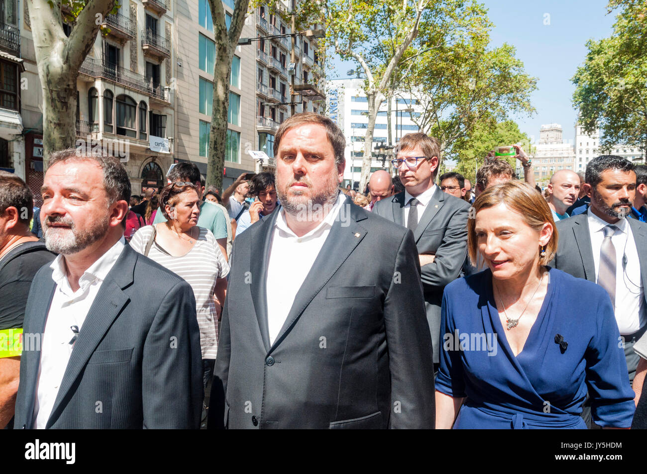 Barcelona, Spain. August 18, 2017. The Vice President of the Geeralitat Oriol Junqueras with the President of the Parliament of Catalonia Carme Forcadell and the President of the municipal group of ERC to the Ajuntament de Barcelona Alfred Bosch, down the Las Ramblas towards the point where I remain Arrested the van, which committed the attack on 17 August 2017, the Pla de la Boqueria in Las Ramlas de Barcelona, in front of the Lyceum. Credit: Cisco Pelay / Alamy Live News Stock Photo