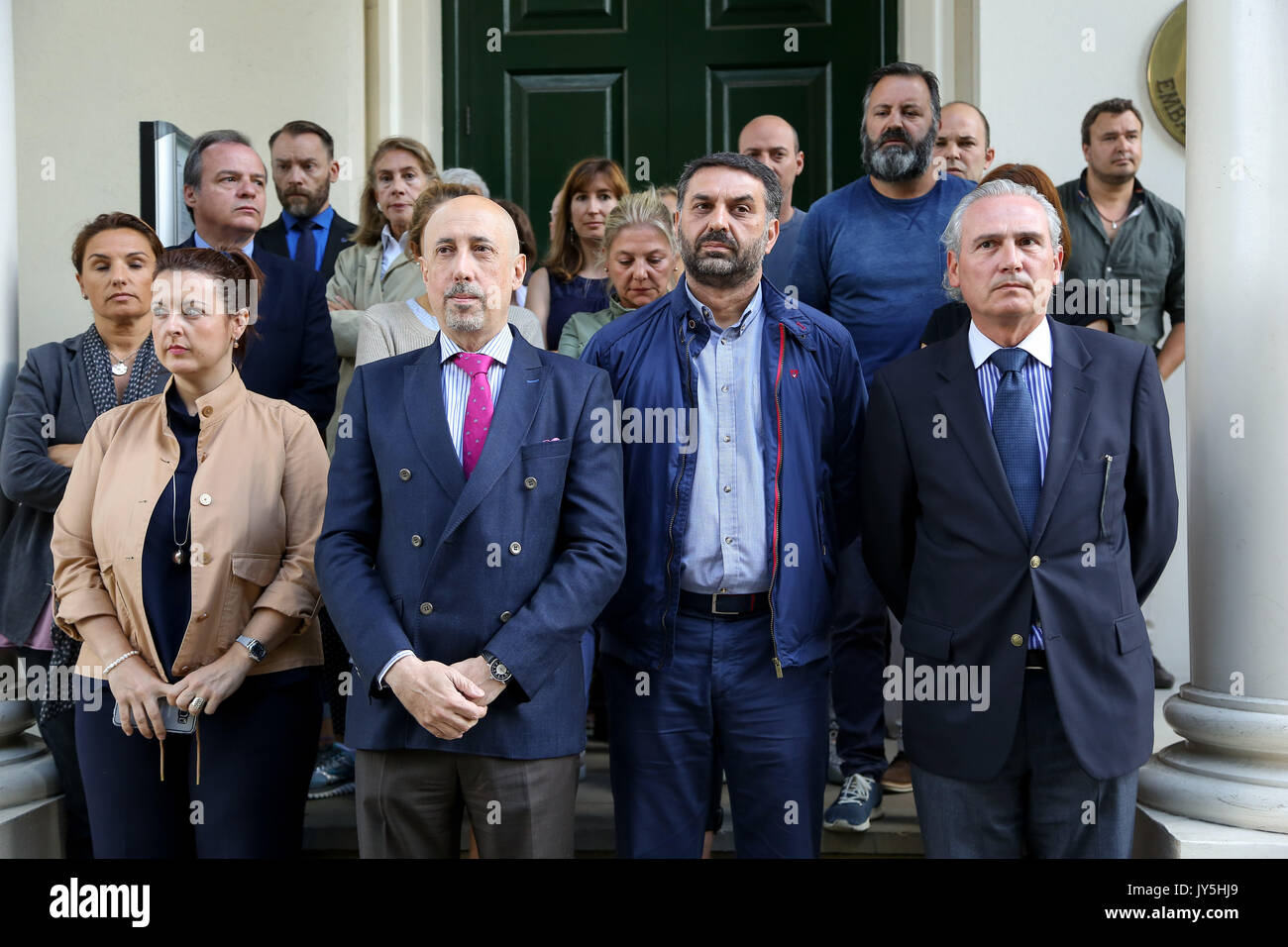 Spanish Embassy. London, UK. 18th Aug, 2017. Staff at the Spanish
