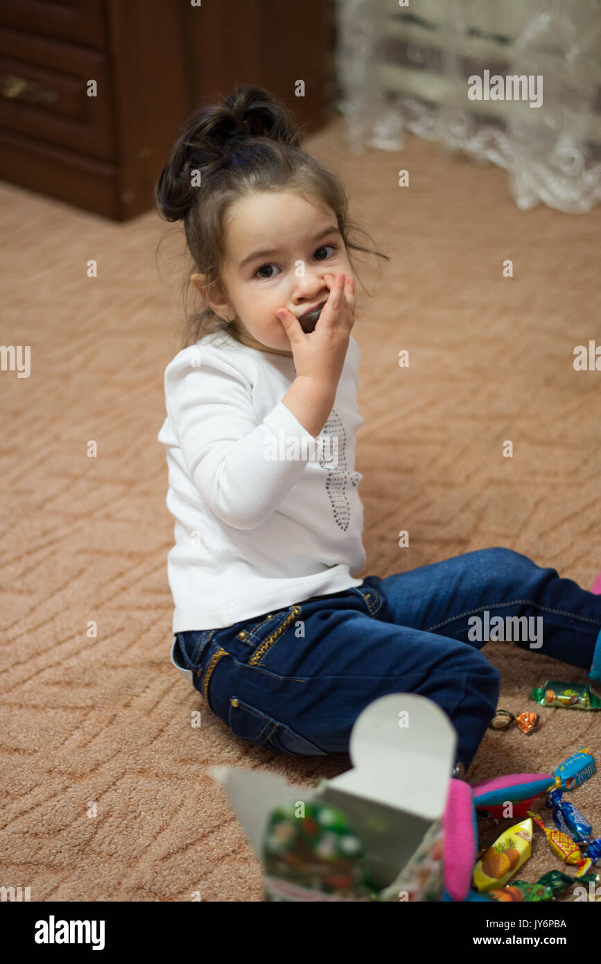 portrait of the lovely little girl Stock Photo - Alamy