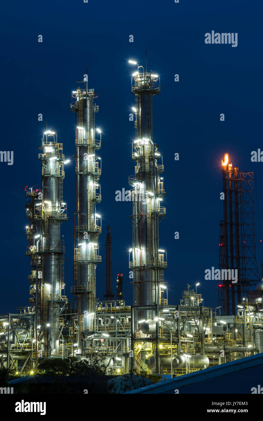 Oil and Gas industrial refinery plant Stock Photo - Alamy