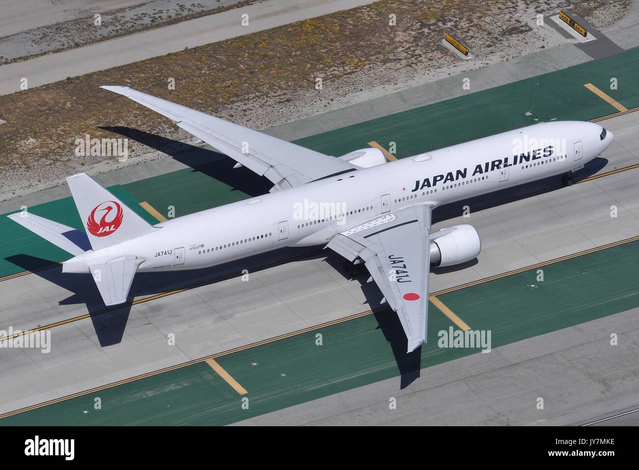 JAPAN AIRLINES BOEING 777-300ER JA741J Stock Photo