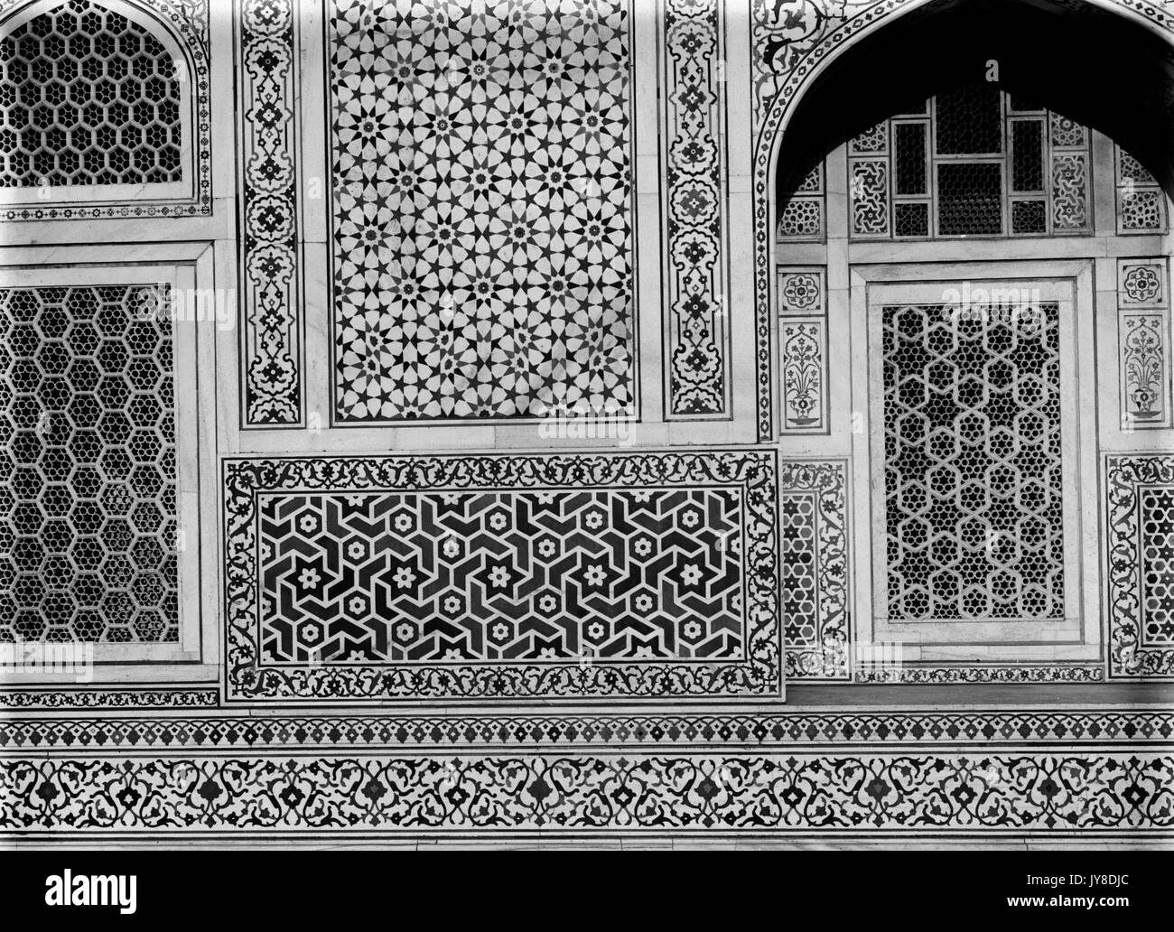 AJAXNETPHOTO. 2ND JANUARY, 1922. AGRA, INDIA. - TOMB OF ITMAD-UD-DOWLAH, FACE WORK INLAY, DETAIL.. PHOTO:T.J.SPOONER COLL/AJAX VINTAGE PICTURE LIBRARY REF; 19220201 1017 Stock Photo