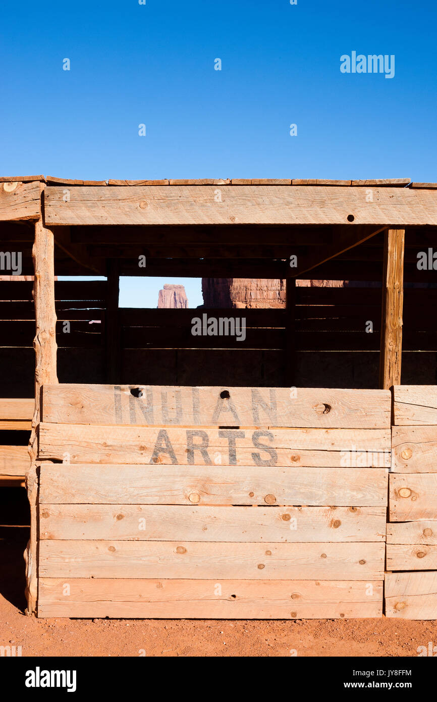 Monument Valley Utah Usa Abandoned Indian Arts Stall Against