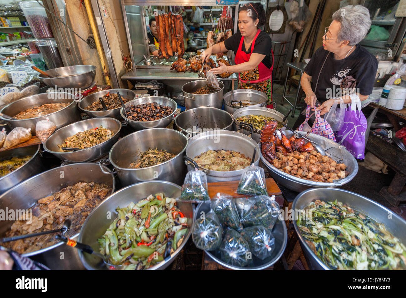 Street food vendors in Chinatown markets, Bangkok, Thailand Stock Photo