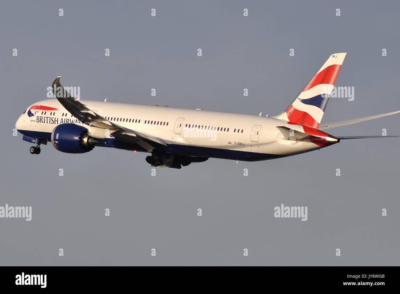 BRITISH AIRWAYS BOEING 787-9 DREAMLINER G-ZBKJ Stock Photo
