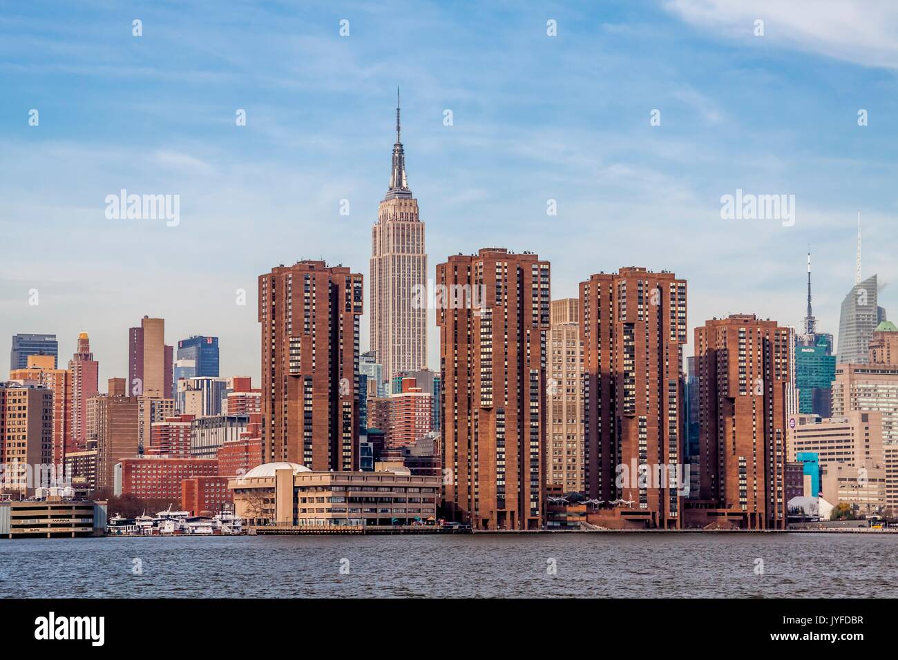 Manhattan, view of the Empire State Building and Midtown Manhattan ...