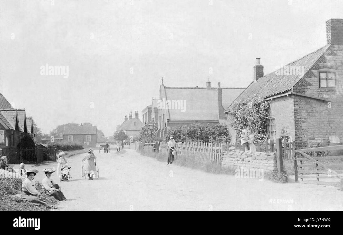 A road through Reepham, nr Lincoln 1909 Stock Photo Alamy