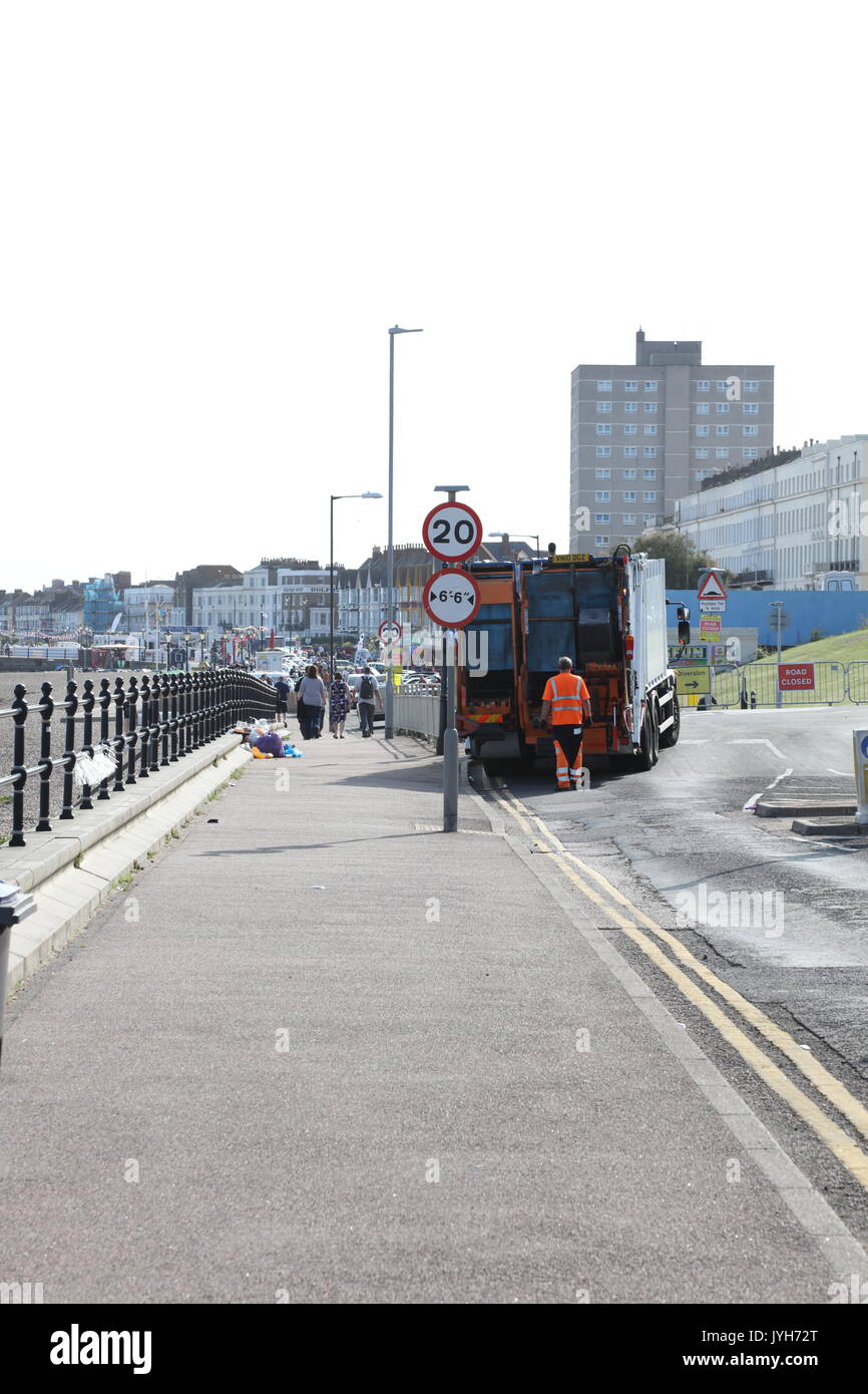 Herne Bay, Kent, UK. 20th Aug, 2017. Big clean up begins following