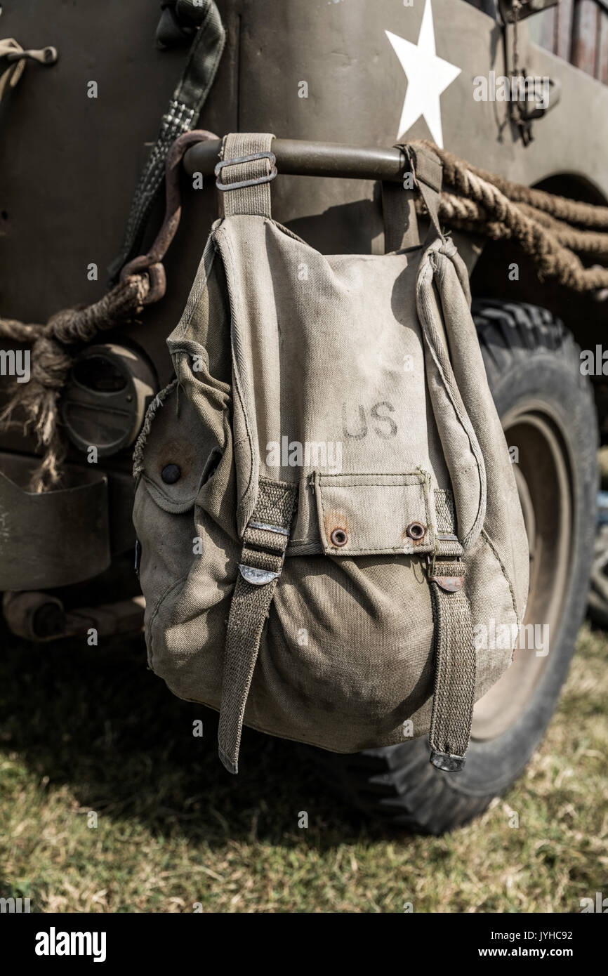 Army green bag hi res stock photography and images Alamy