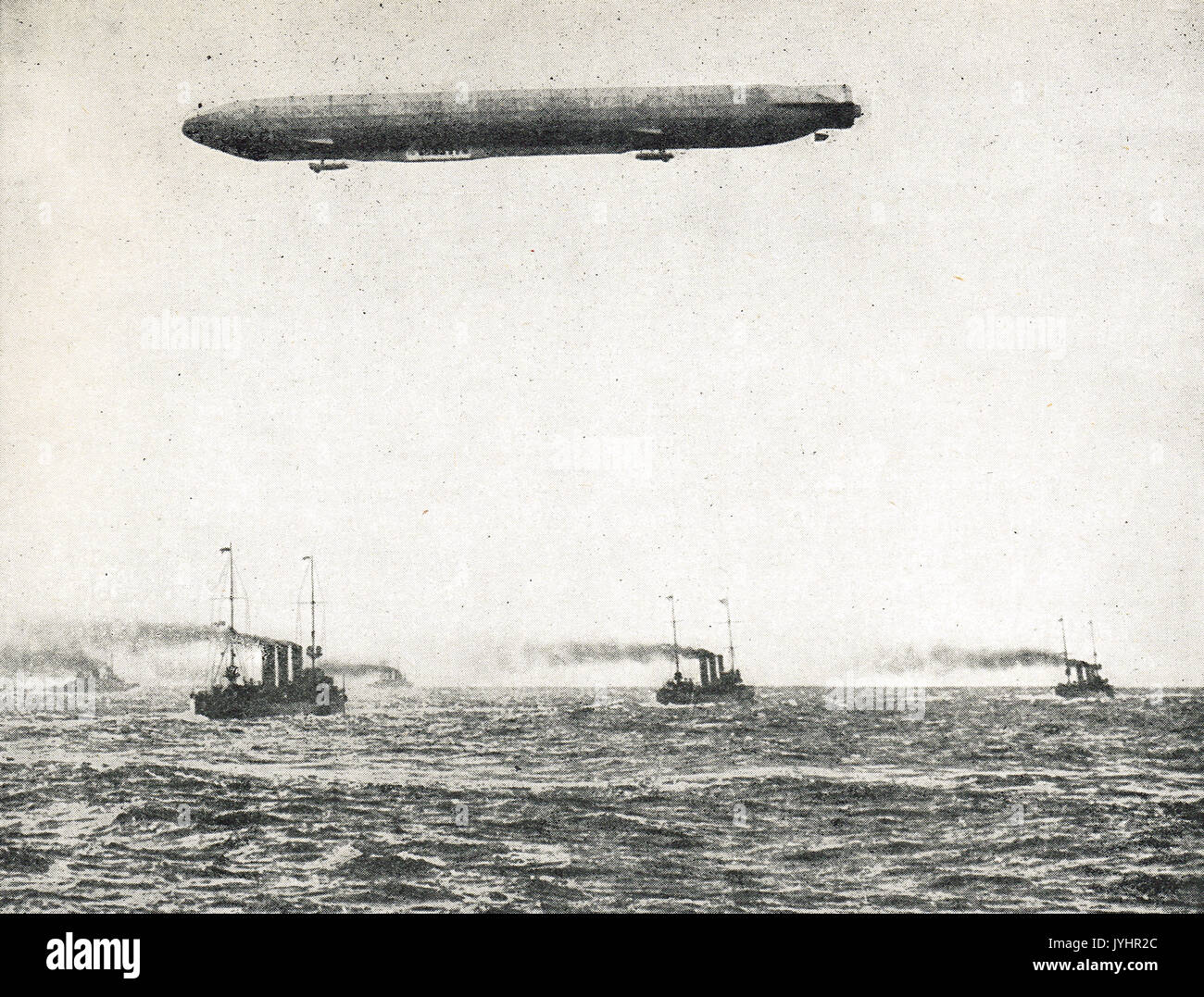 Airship world war 1 hi-res stock photography and images - Alamy