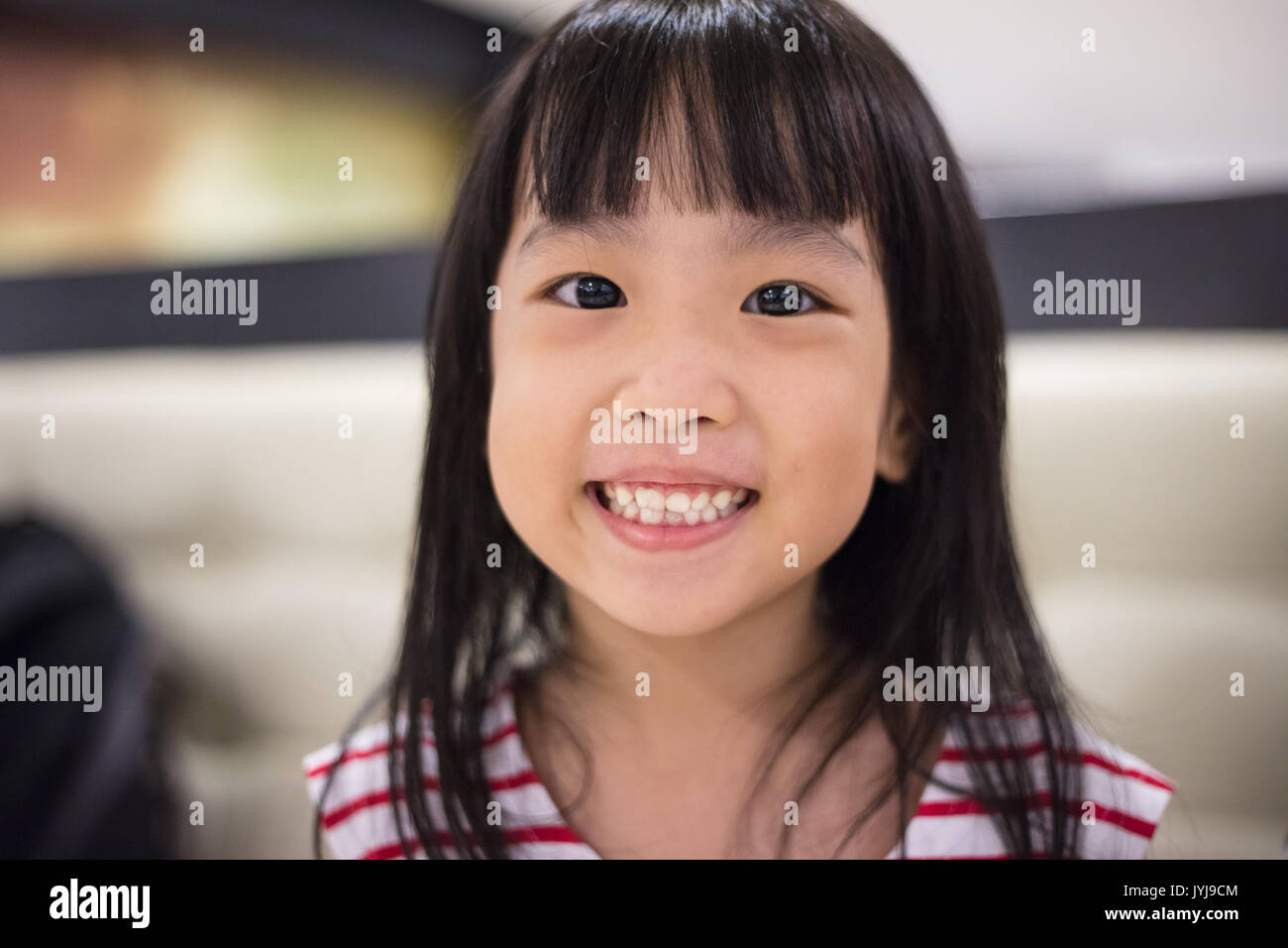 Happy asian chinese little girl hi-res stock photography and images - Alamy