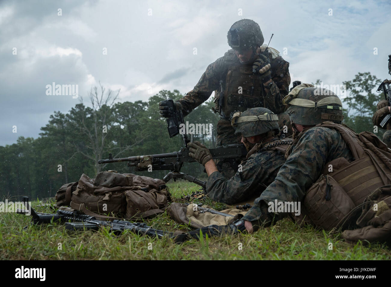 U S Marine Corps Sgt Zachary Lee Machine Gunner With Company Bravo 1st Battalion 6th Marine Regiment Ensures That The M240b Medium Machine Gun Is Properly Cleared Out During The Infantry Platoon Battle