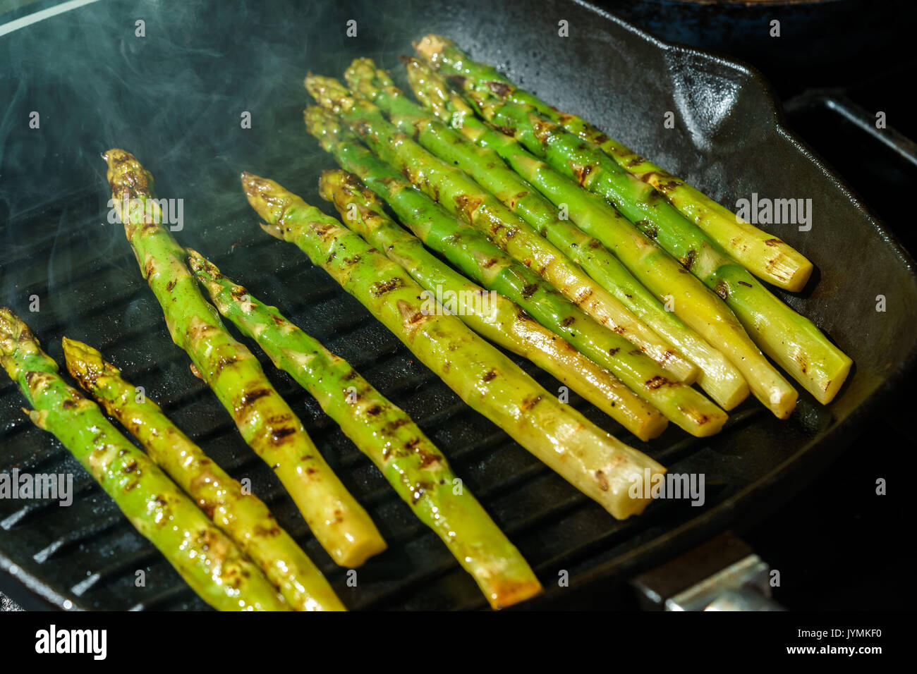 Hot grill pan hires stock photography and images Alamy