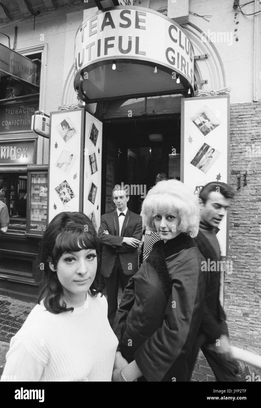 The scene club london 1960s hi-res stock photography and images