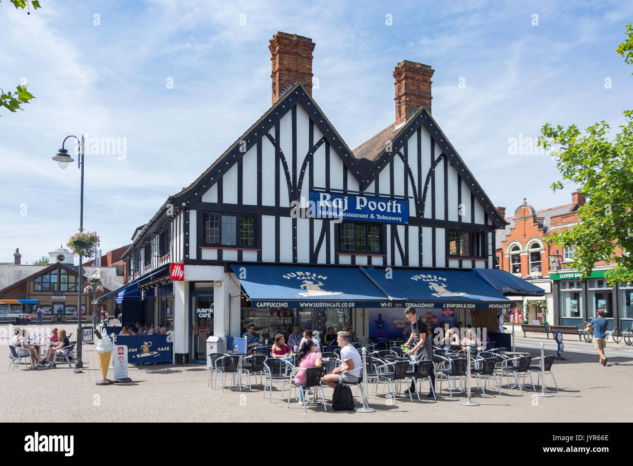Pavement cafe, Market House, Market Square, Biggleswade, Bedfordshire, England, United Kingdom Stock Photo