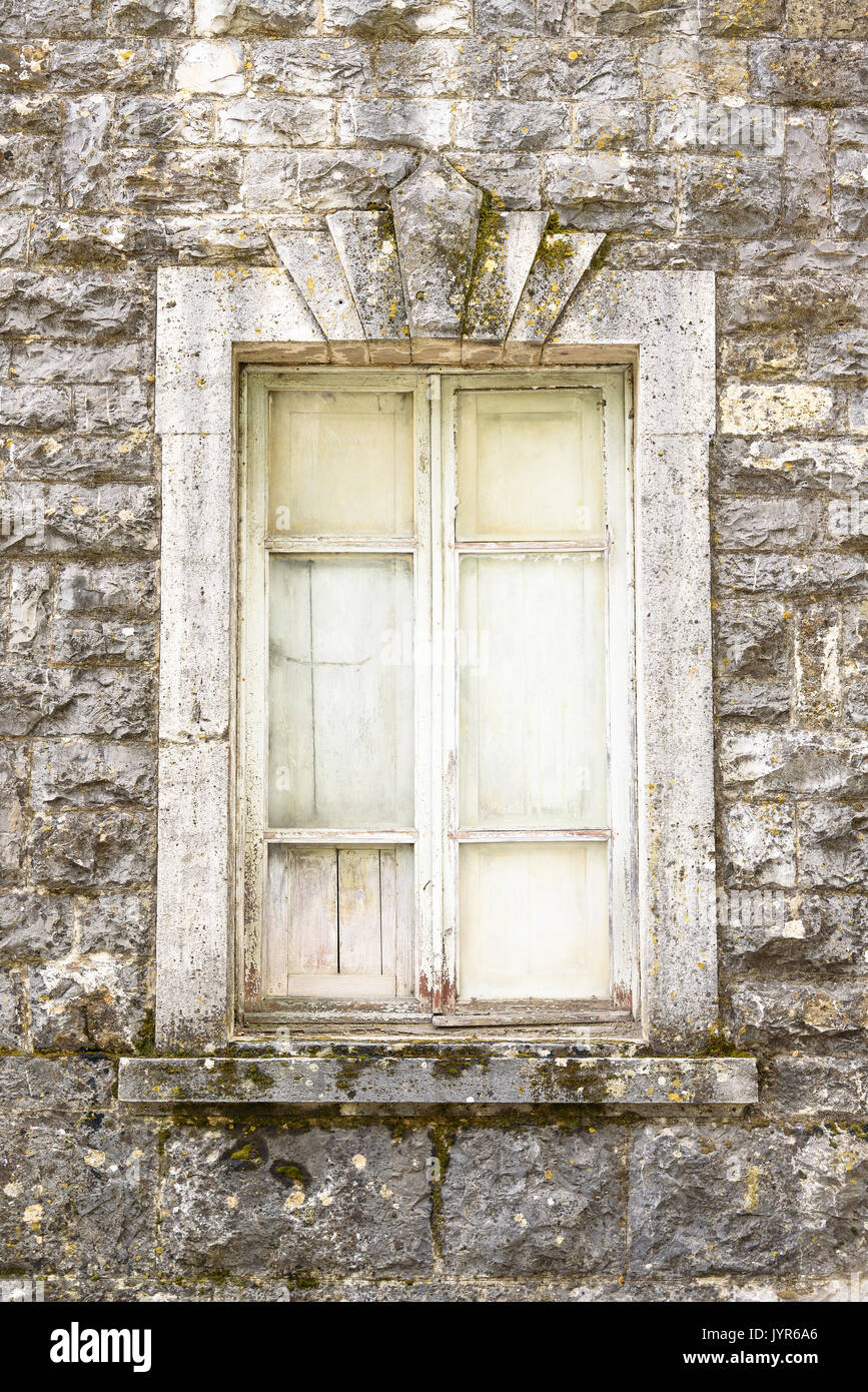 old window on stone wall Stock Photo - Alamy