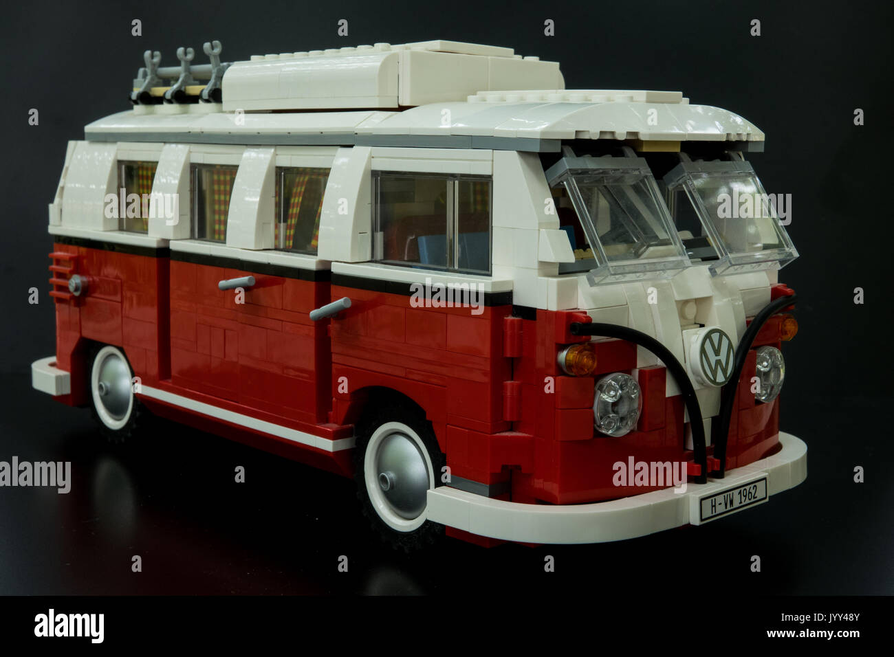 LEGO VW T1 Bus instructions now available by Sheepo 