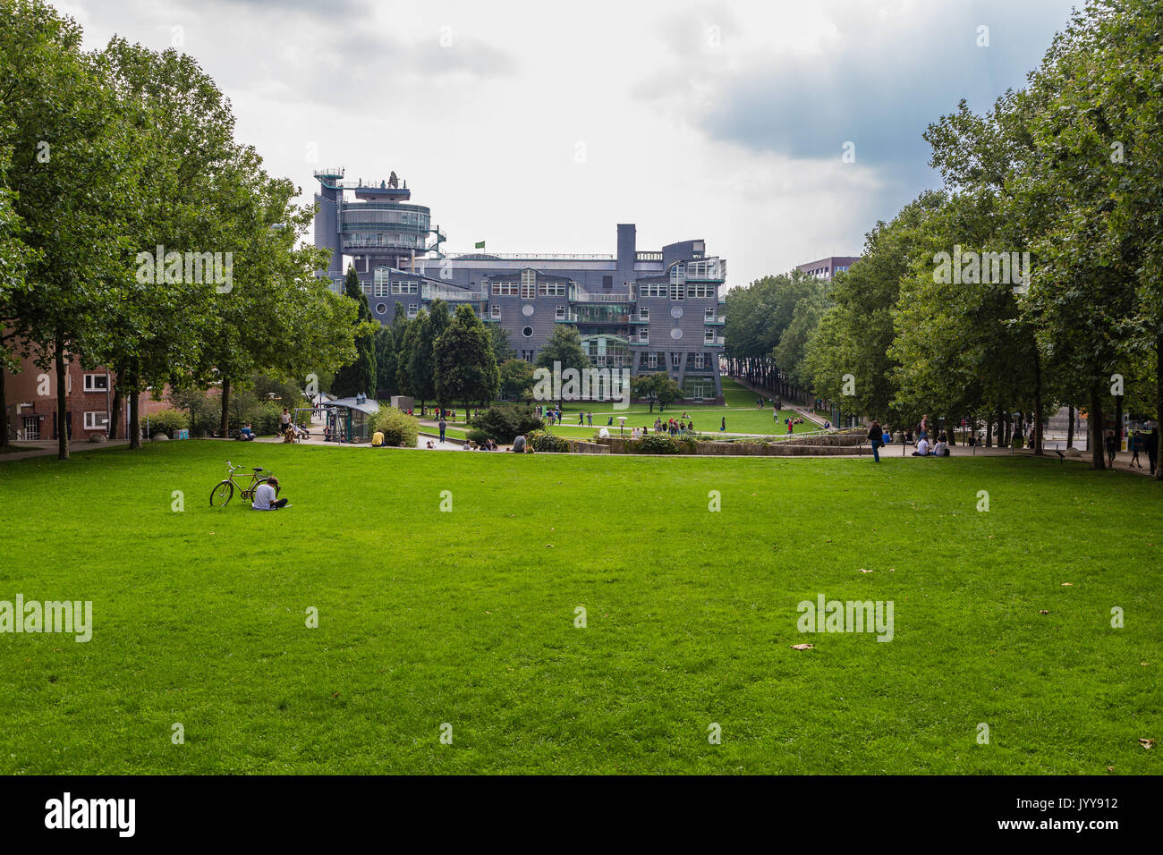 Hamburg city park hi-res stock photography and images - Alamy