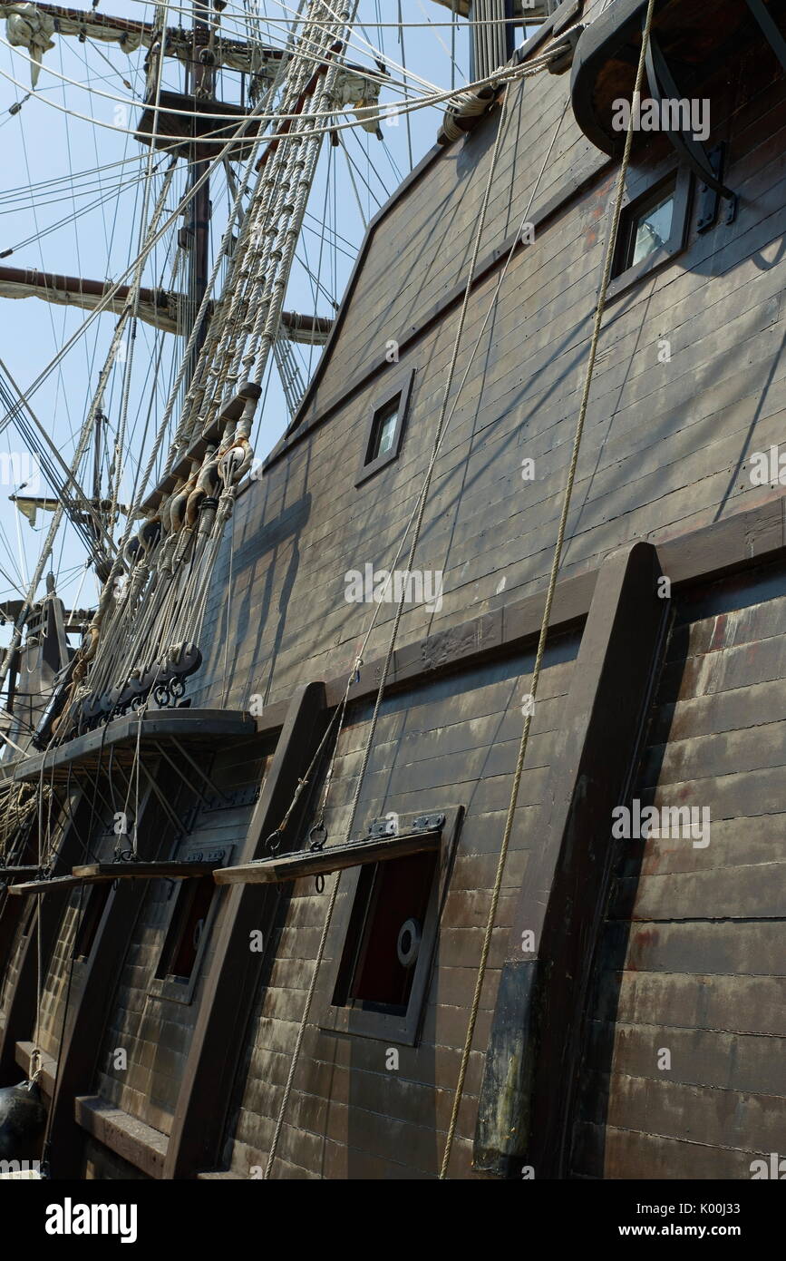 Galleon rigging 18th century hi-res stock photography and images - Alamy