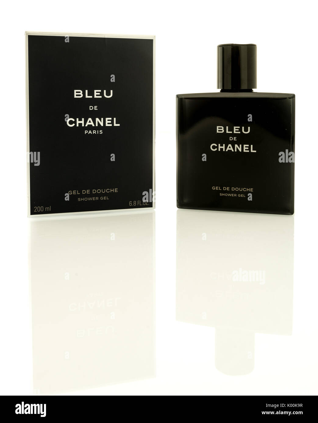 i tilfælde af middag det tvivler jeg på Winneconne, WI - 19 August 2017: A bottle of Bleu De Chanel shower gel on  an isolated background Stock Photo - Alamy