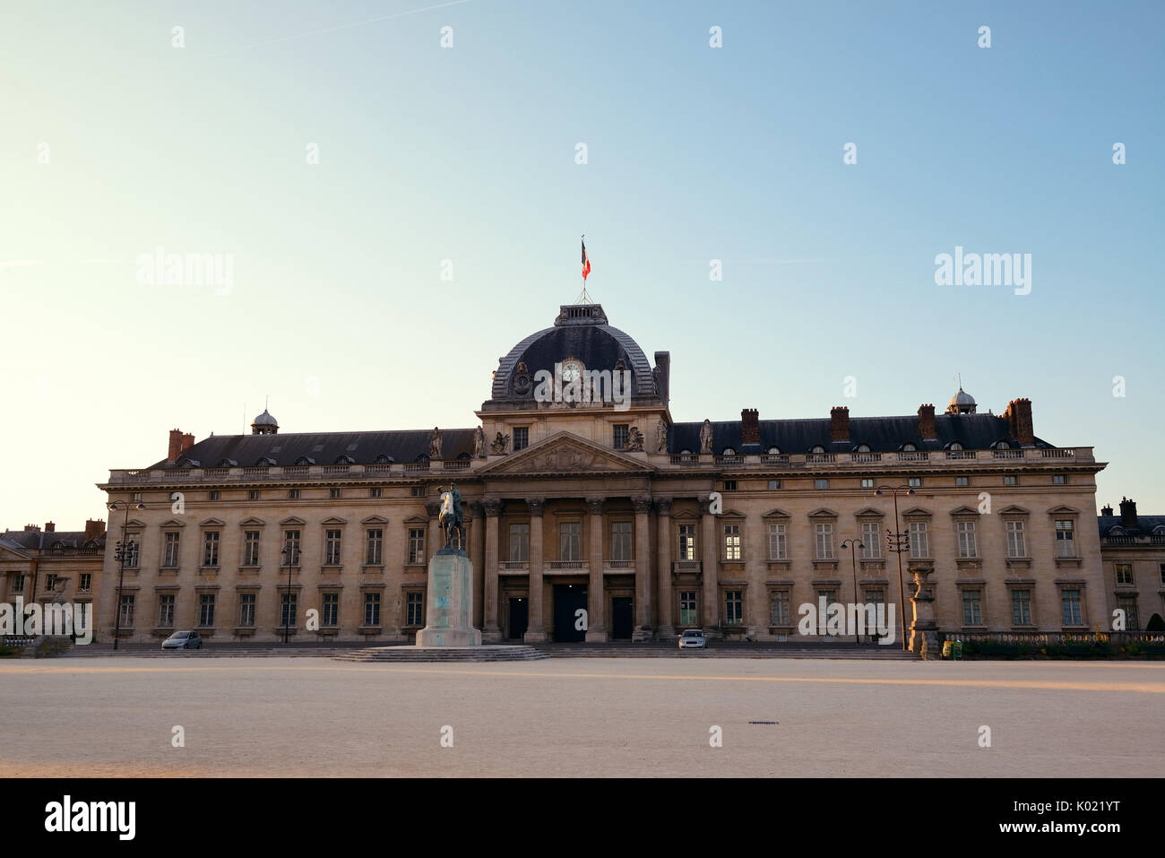 Historic architecture in paris hi-res stock photography and images - Alamy