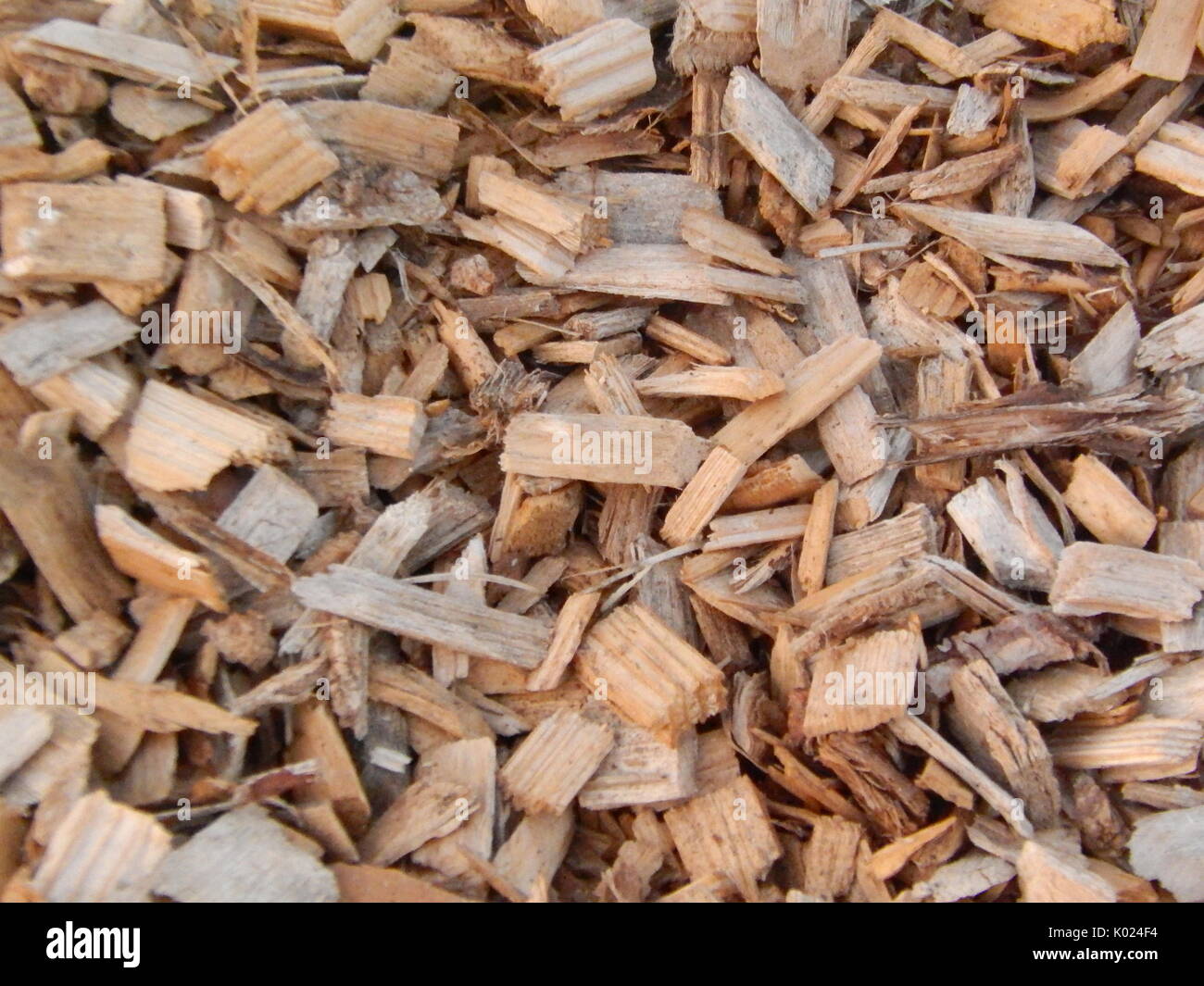 Wood chips from flower bed Stock Photo Alamy