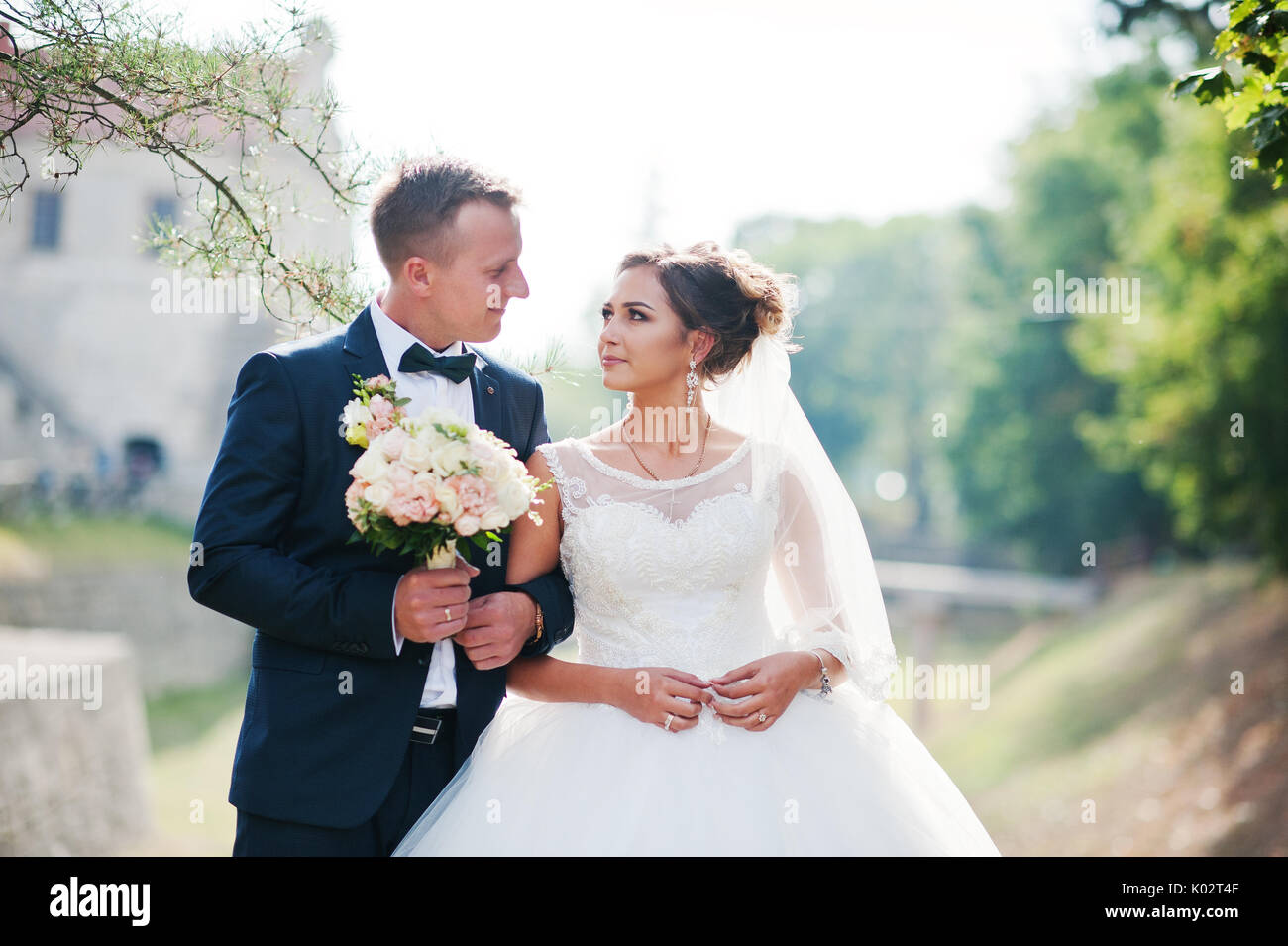 Married couple ancient castle hi-res stock photography and images - Alamy