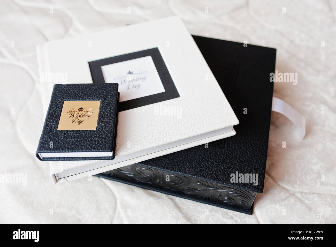 Vintage photo albums cover hi-res stock photography and images - Alamy