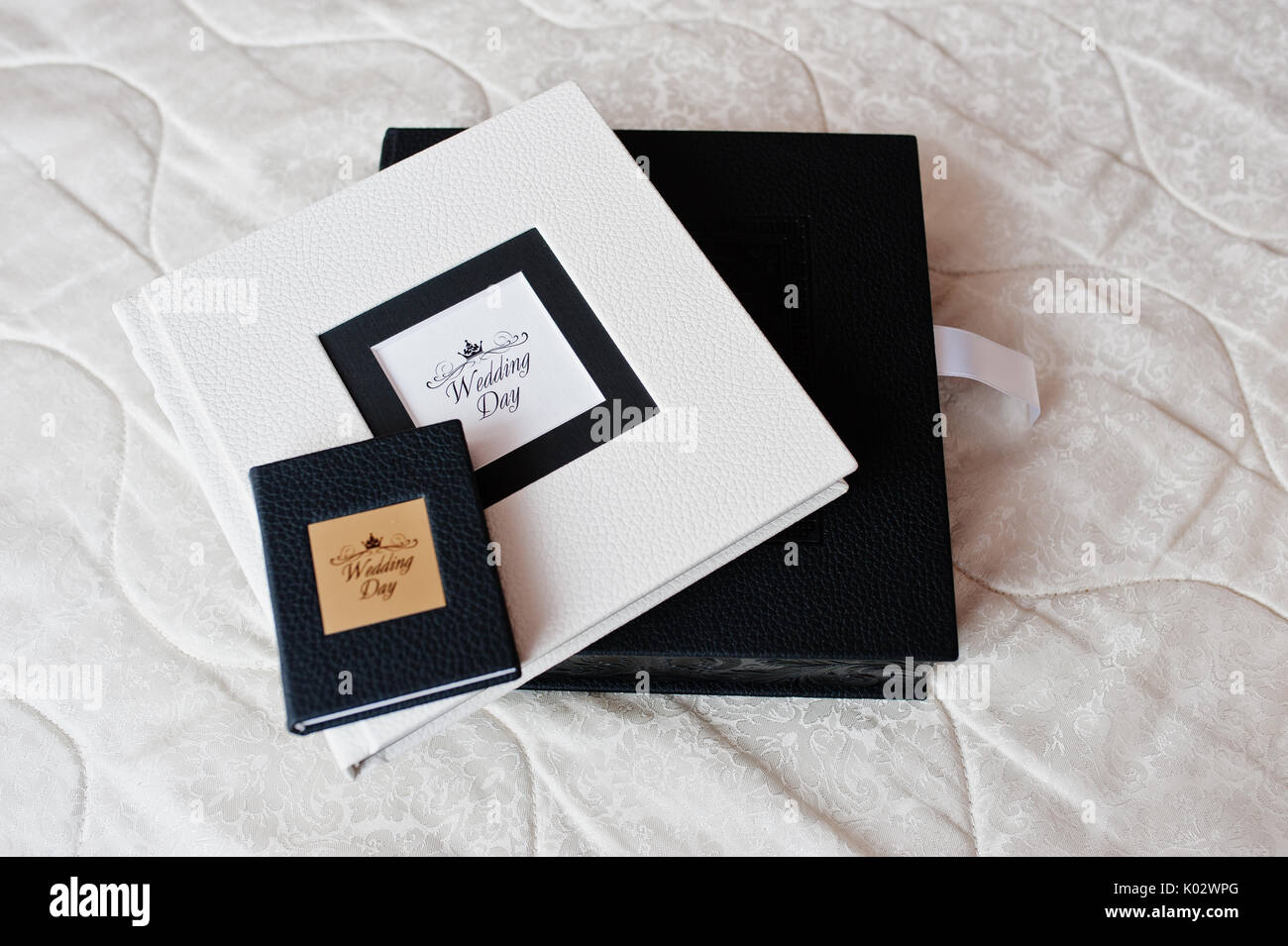 Vintage photo albums cover hi-res stock photography and images - Alamy