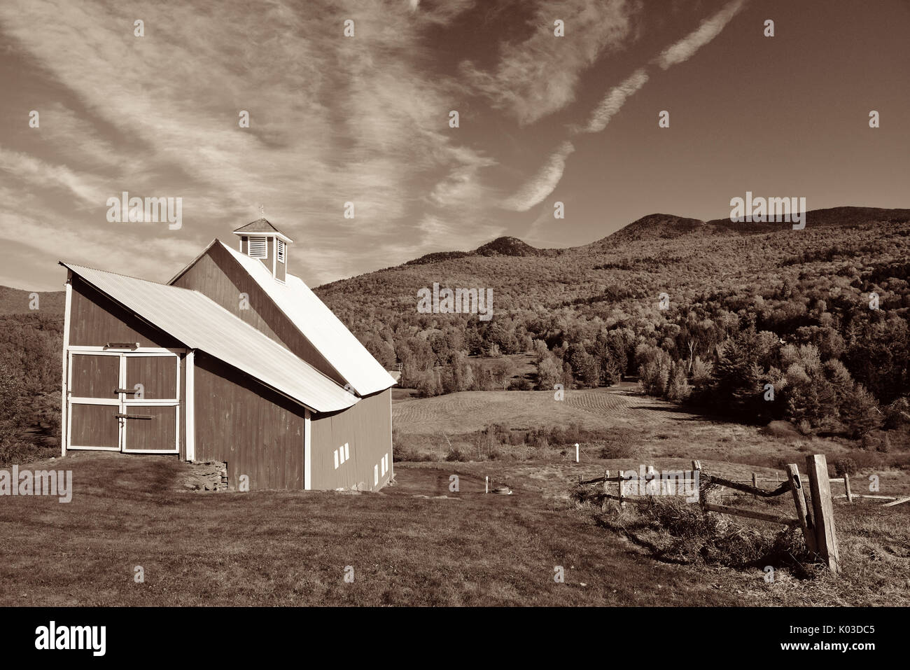 A farm house and Autumn foliage in New England Stock Photo - Alamy