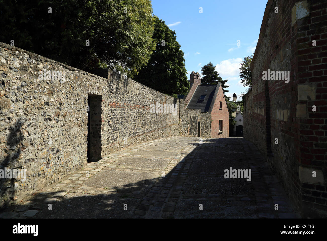 Flint stone wall hires stock photography and images Alamy